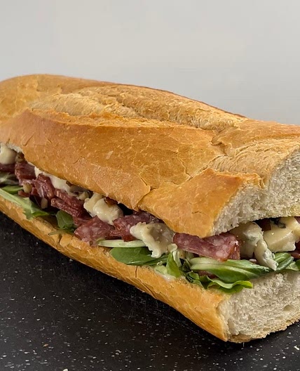 Sweet and salty gorgonzola sausage sandwich