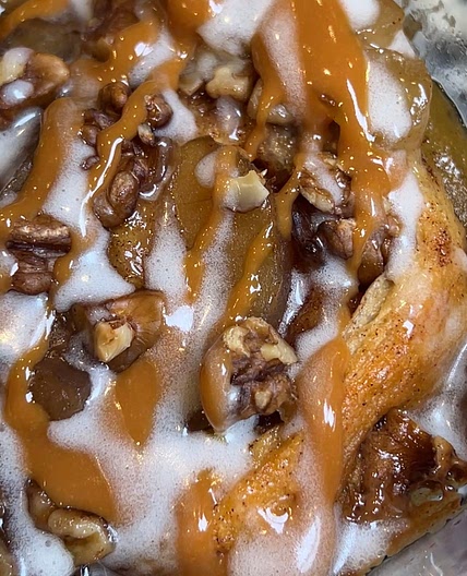 Caramel Apple Cinnamon Rolls 