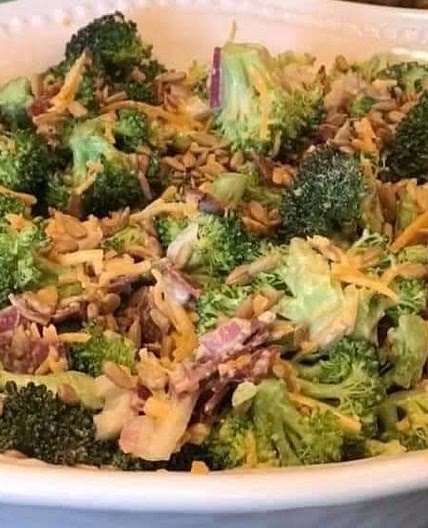 Skinny Broccoli Salad🥦🥗