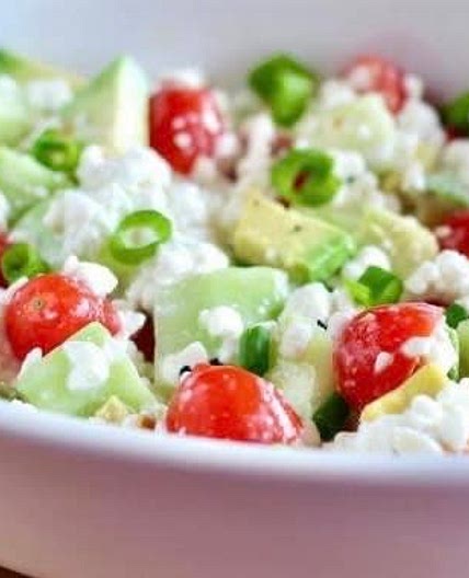 Tomato Cucumber Cottage Cheese Salad 