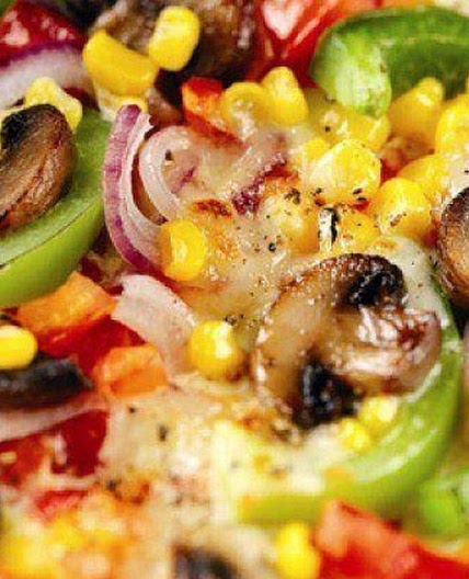 Vegetarian pizza omelette