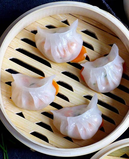 Har gow: crystal shrimp dumplings (虾饺)