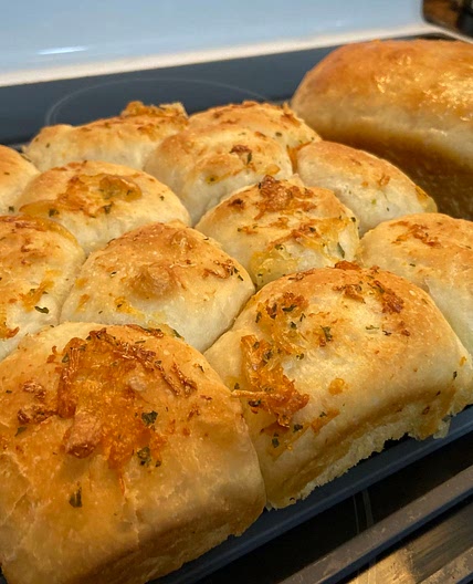 Cheddar Stuffed Garlic Buns
