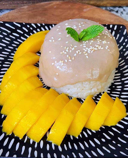 Mango Sticky Rice with Regular Rice