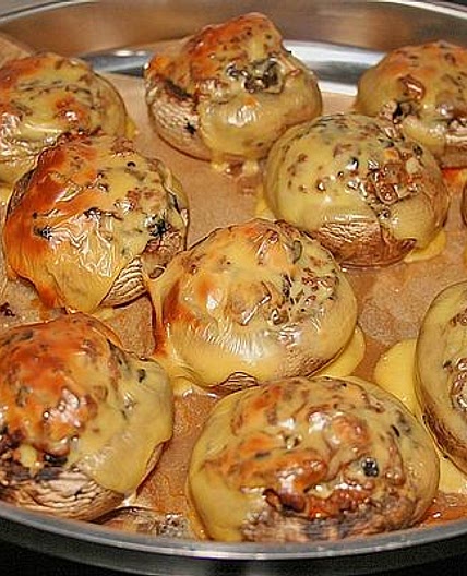 Champignons gefüllt mit Gouda und Hackfleisch
