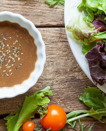 2-Minute Oil-Free Balsamic Dressing