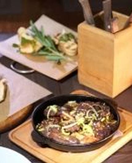 Fried beef liver with onion