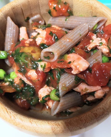 Salmon Pasta with Spinach and Peas