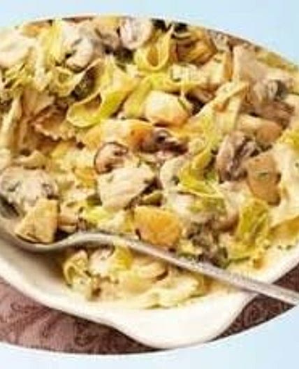 523kcal - Pasta met kalkoen en perziken in roomsaus - 35P 62C 14F