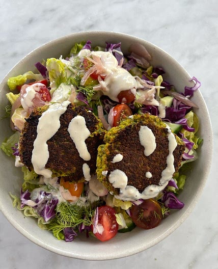 Crispy Oven-Baked Falafel Salad Plate — NuCook