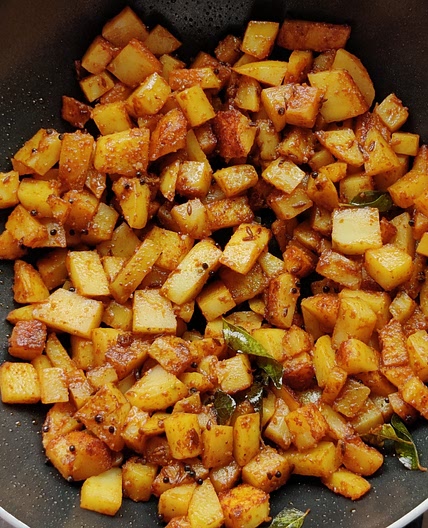 Crispy Aloo Fry (potato in curry leaves)