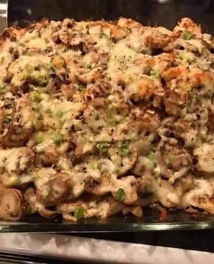 Cheesy Chicken Lombardy Casserole 🥘