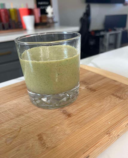 Banana Nut Butter Spinach Protein Smoothie — Angiela Eats 