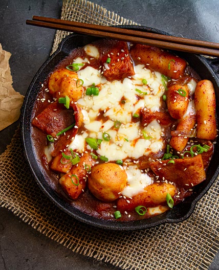 Korean Rice Cake Tteokbokki (떡볶이)