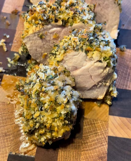 Herb crusted pork loin 🌿