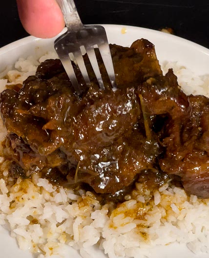 Southern Smothered Oxtails 
