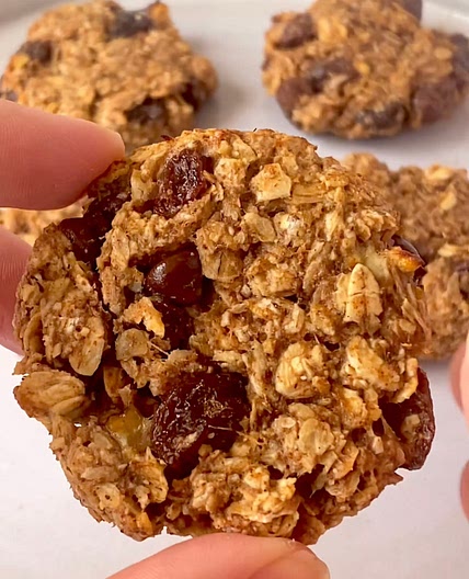 Cinnamon & Raisin Breakfast Cookies