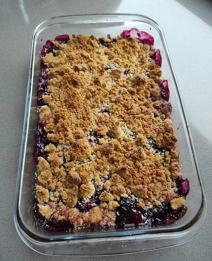 Blackberry crumble