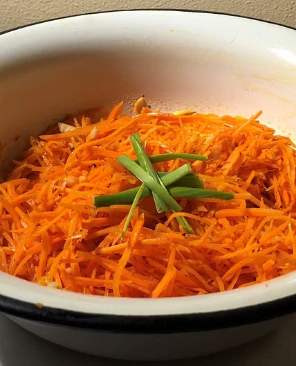Russischer Karottensalat – morkov‘ po-koreyski