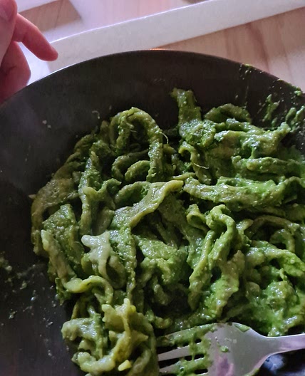 Spinat-Basilikum-Pesto