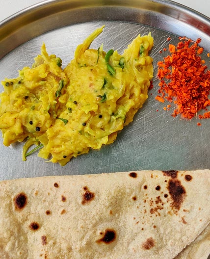 Pithla (besan sabzi)