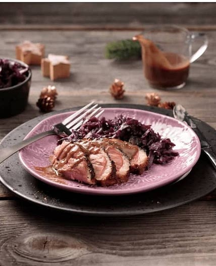 Entenbrust auf Rotkohl in Lebkuchensoße
