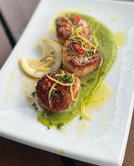 Pan Seared Sea Scallops with Lemon, Mint, Pea Puree'