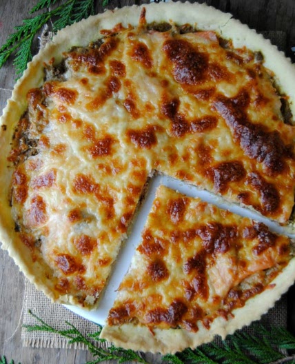 Tarte salée au pesto, saumon fumé et mozzarella