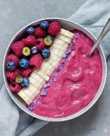 raspberry smoothie bowl