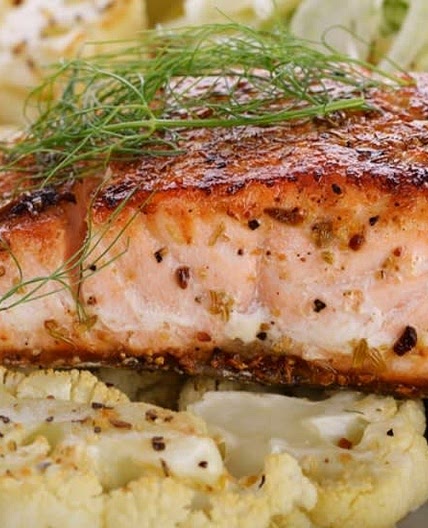 Blumenkohlgemüse mit Lachs
