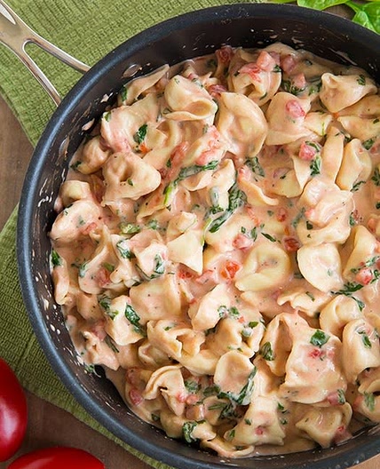 Creamy Spinach & Tomato Tortellini