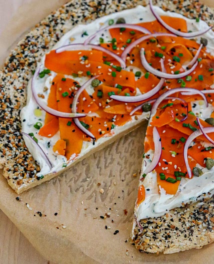 Vegan Breakfast Bagel Pizza (with "Lox")