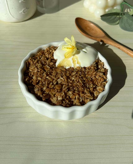 Single serve peach crumble