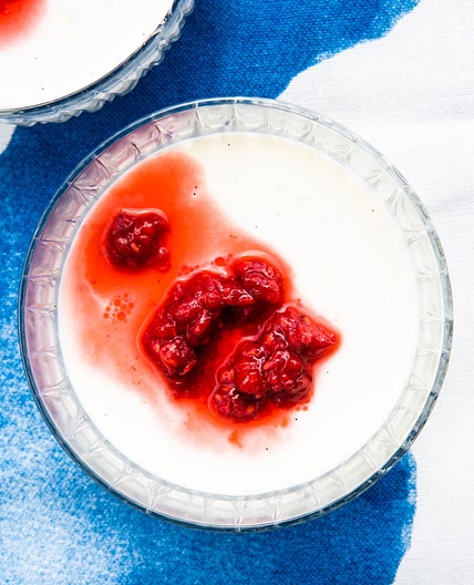 Inna Panna Cotta: z maślanką i różanymi malinami - Rozkoszny