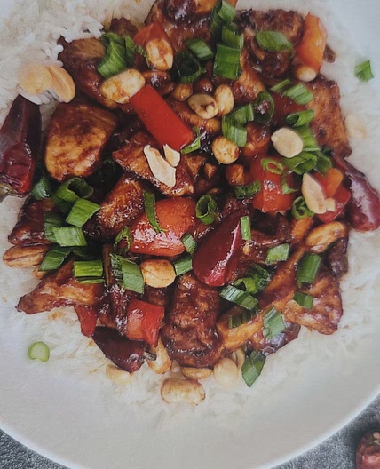 Kung Pao Chicken with peanuts, peppers and rice