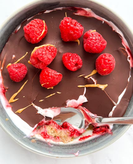 Banana, Raspberry & Chocolate Oats — Rhitrition
