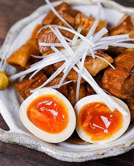 Japanese Braised Pork Belly (Buta no Kakuni)