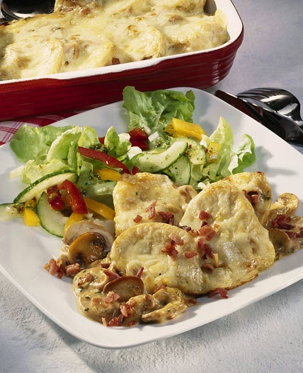Überbackene Knödel mit Waldpilzsauce