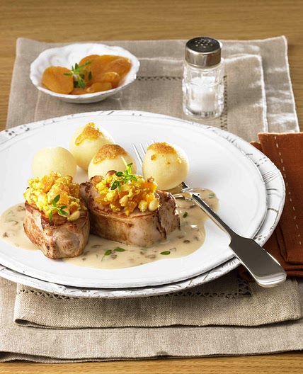 Schweinerücken-Steaks mit Aprikosen-Kruste