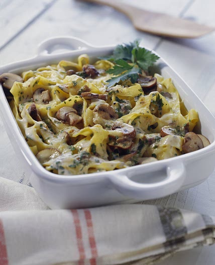 Überbackene Bandnudeln mit zweierlei Käse