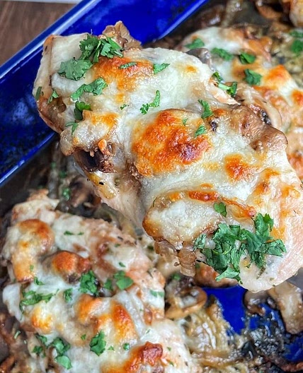 Cheesy mushroom chicken