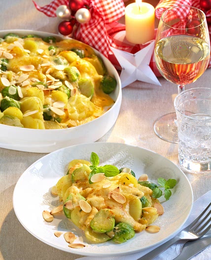 Kartoffel-Rosenkohl-Auflauf mit Mandelblättchen