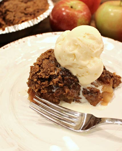 Dutch Apple Pie with Graham Cracker Crust Is So Simple, Yet So Delicious!