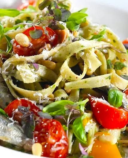 Pasta med sardiner og pesto - oppskrift - aperitif.no
