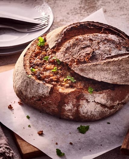 Gefülltes Brot mit Hackfleisch
