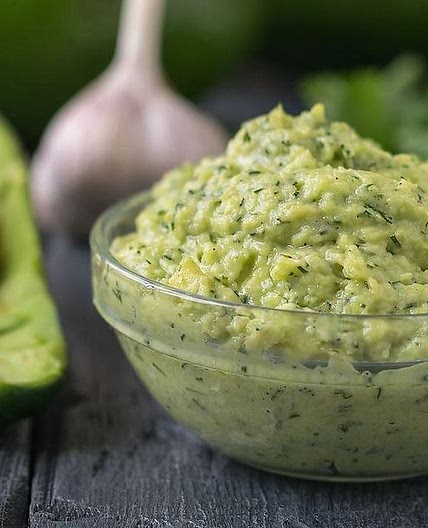 4-Ingredient Lemon Avocado Dill Dip Recipe Is Healthy Snacking Done Right