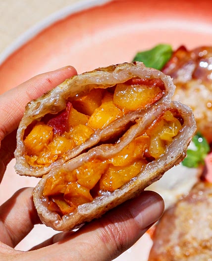 Easy Vegan Rice Paper Peach Cobbler Dumplings (gluten free)