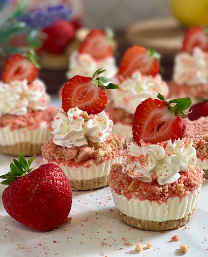 Strawberry Shortcake No-Bake Cheesecake