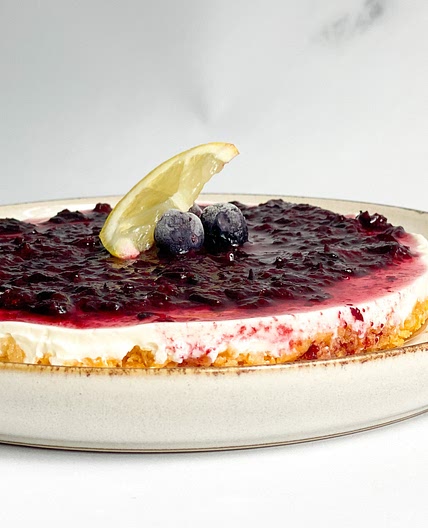 Low calorie Lemon and blueberry cheesecake