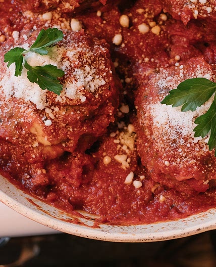 How to Make Quarter-Pound Sriracha Meatballs